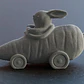 Figura Decorativa De Conejo Lindo En Carro De  Zanahoria - Miniatura 2