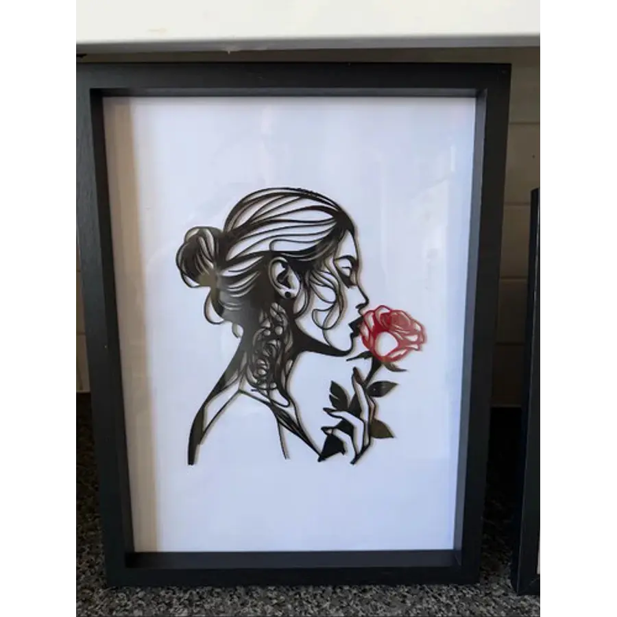 Decoración De Pared Mujer Y Rosa