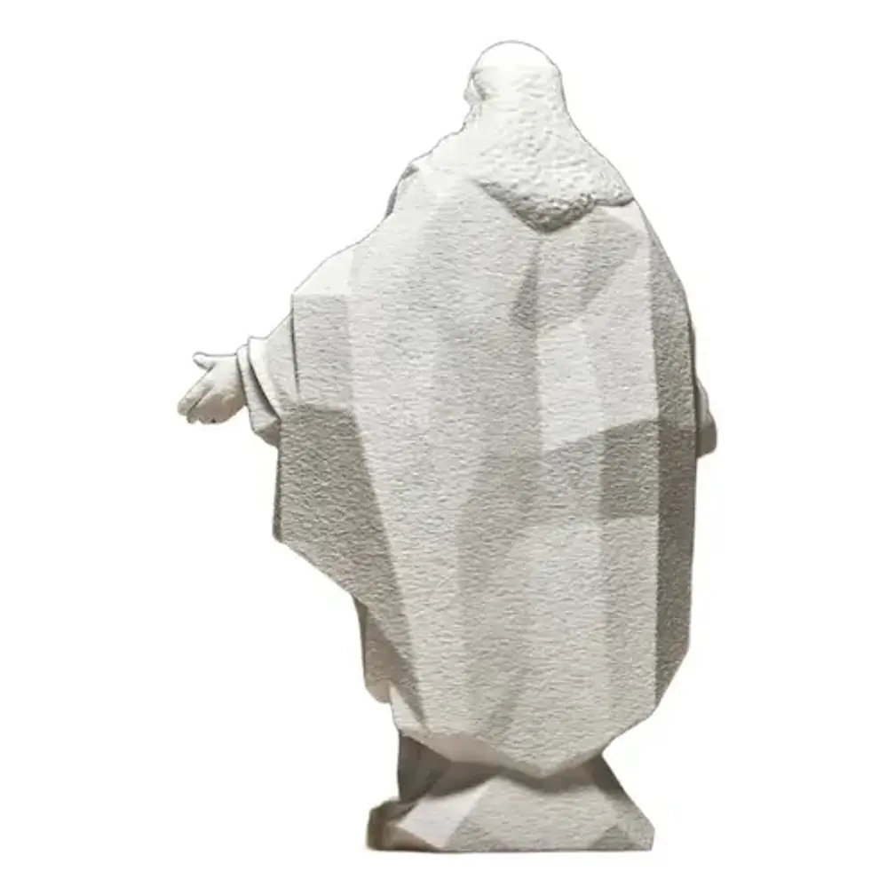 Estatua Geométrica De Jesús 2