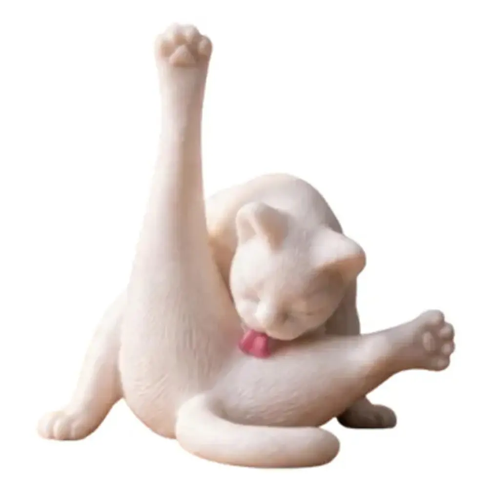 Figura Decorativa- Felino Bañándose 1