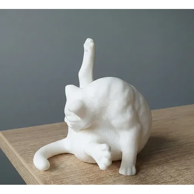 Figura Decorativa- Felino Bañándose 3