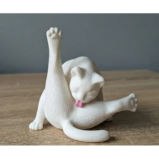 Figura Decorativa- Felino Bañándose 4