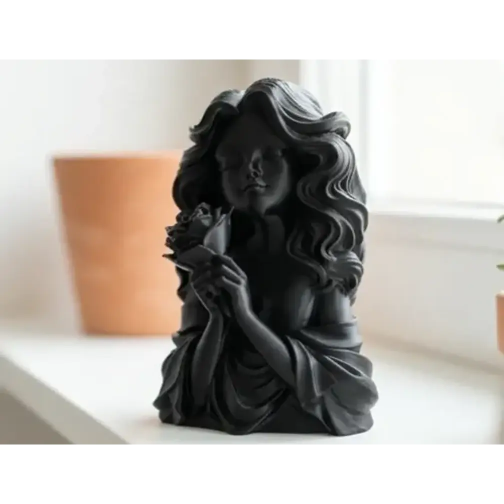 Escultura Decorativa- Niña Y Rosa 3