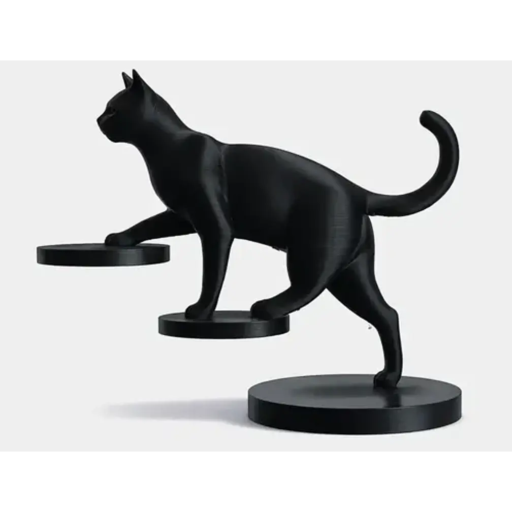 Estatua De Gato Equilibrado 2