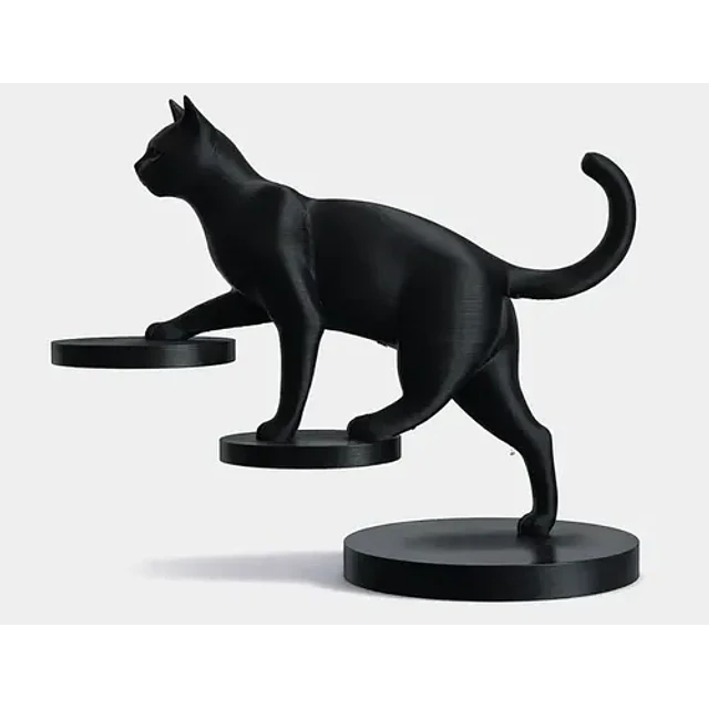 Estatua De Gato Equilibrado
