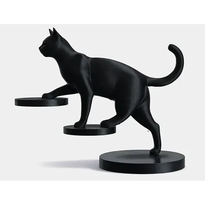 Estatua De Gato Equilibrado 2