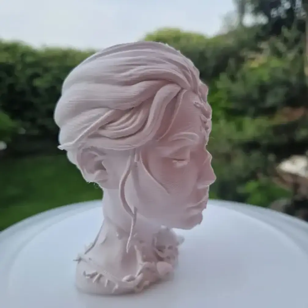 Escultura Elegante Prints Patro - Chica De Dos Caras 3
