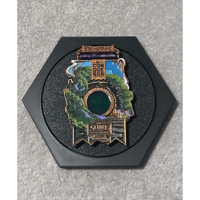 Exhibidor De Medallas En Forma Hexagonal 3