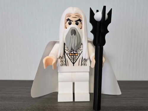 Saruman El Señor De Los Anillos - Figura Decorativa