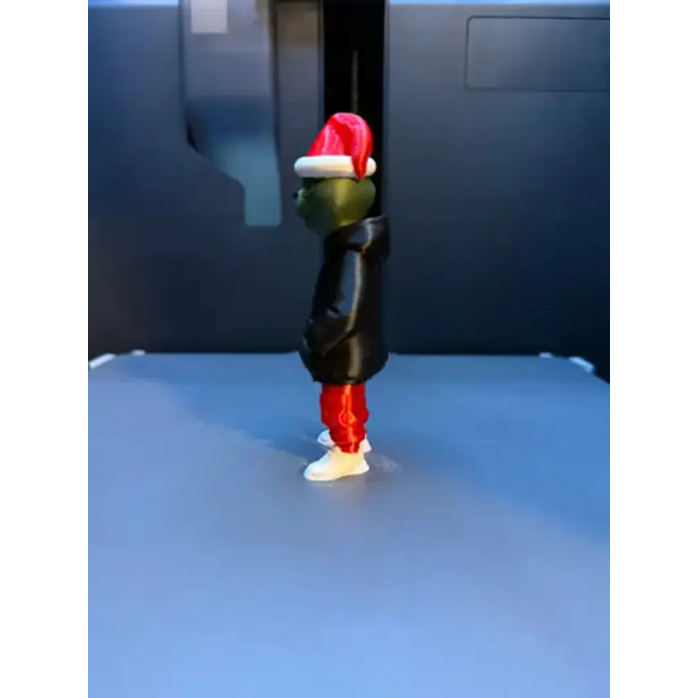 Figura Navideña De Grinch Con Look Urbano 2
