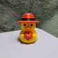 Pato Con Sombrero Sujetando Un Corazón - Miniatura 1