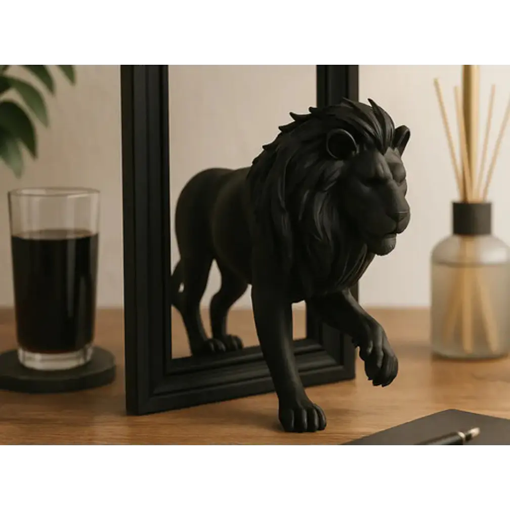 Escultura- León Negro Rompiendo El Marco 3