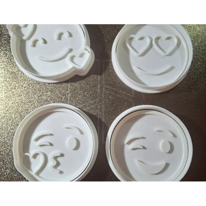 Cortadores De Galletas Emoji Love (pack 4 Un) 3