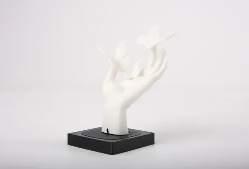 Escultura- Mano De Mariposas