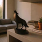 Escultura Lobo Aullador - Miniatura 2