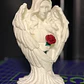 Ángel De Escultura Con Rosa - Miniatura 2