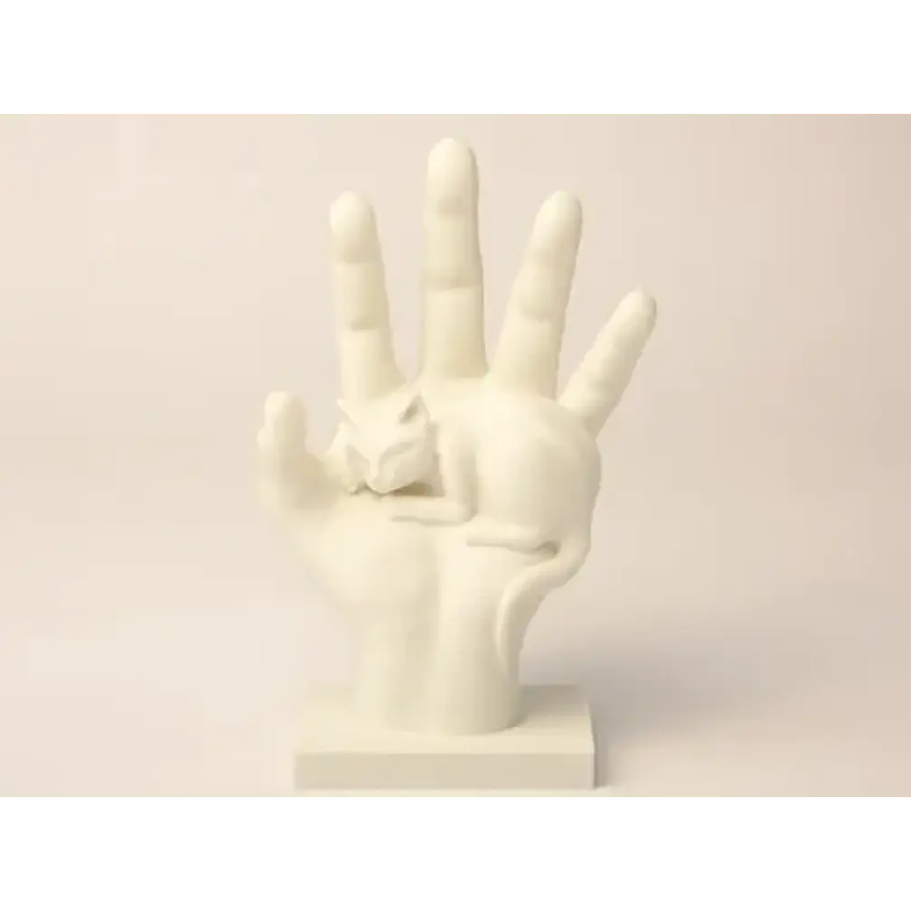 Escultura Gato Durmiendo En Una Mano 1