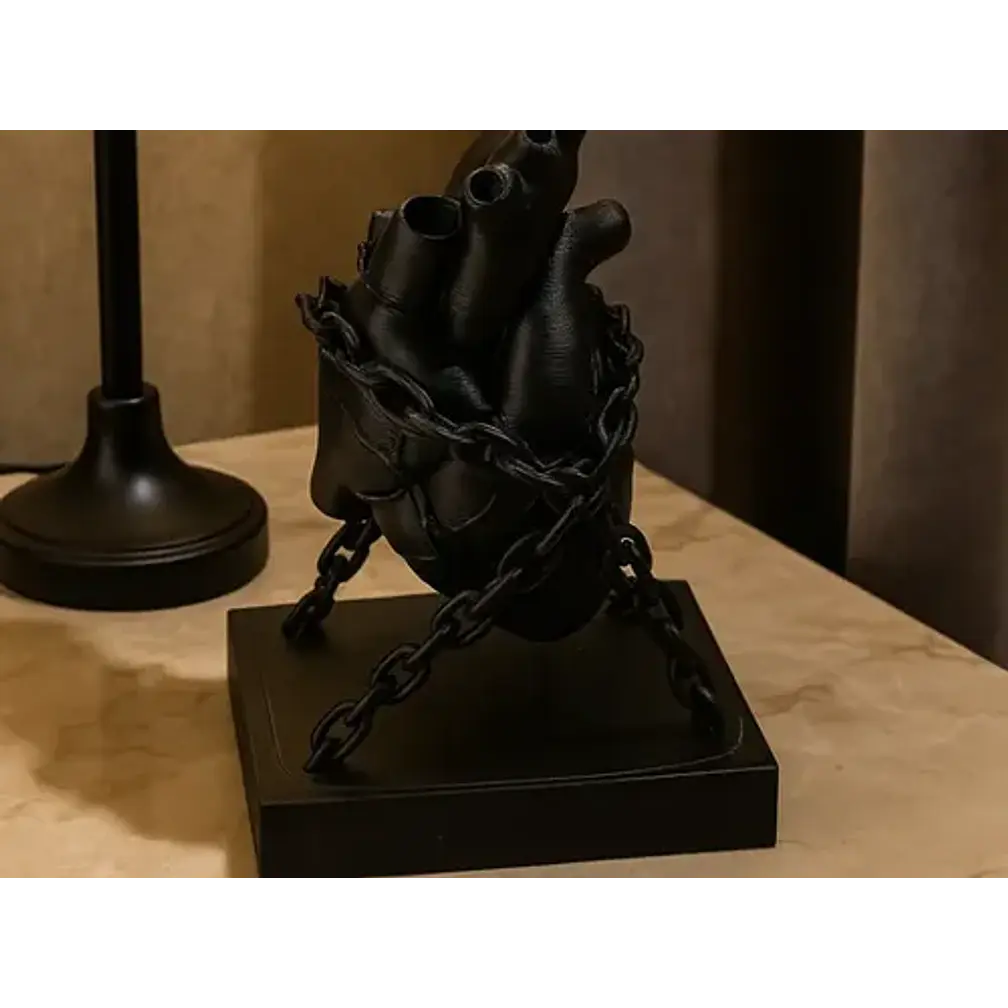 Escultura- Corazón Encadenado 2