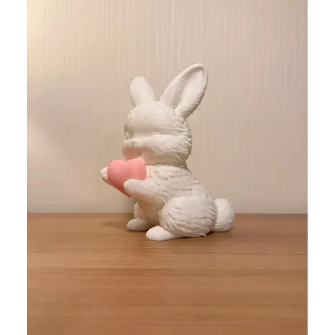 Escultura De Conejo De Pascua Con Corazón 4