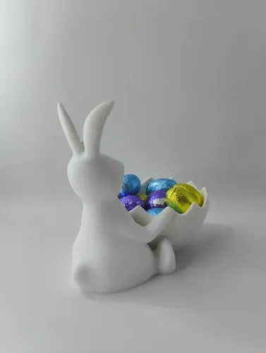 Figura Decorativa De Conejita De Pascua Con Cesta De Huevos