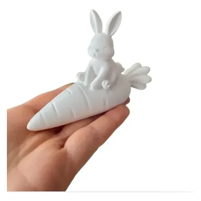 Escultura- Conejo De Pascua Tierno Sobre Zanahoria 1
