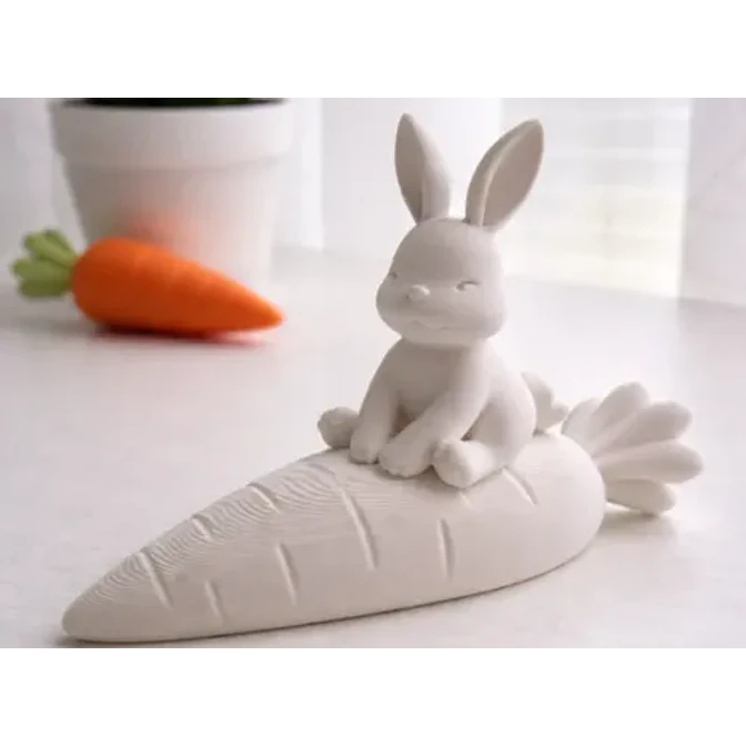 Escultura- Conejo De Pascua Tierno Sobre Zanahoria 3