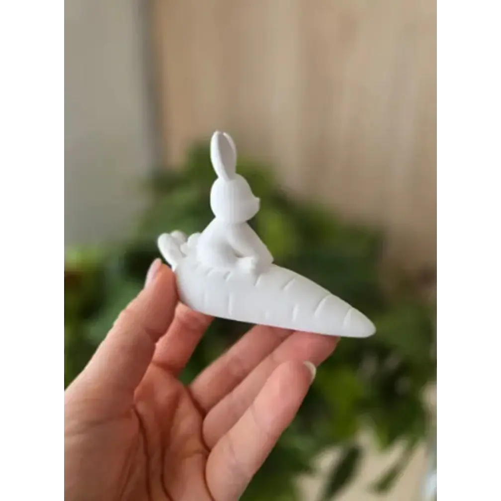 Escultura- Conejo De Pascua Tierno Sobre Zanahoria 4