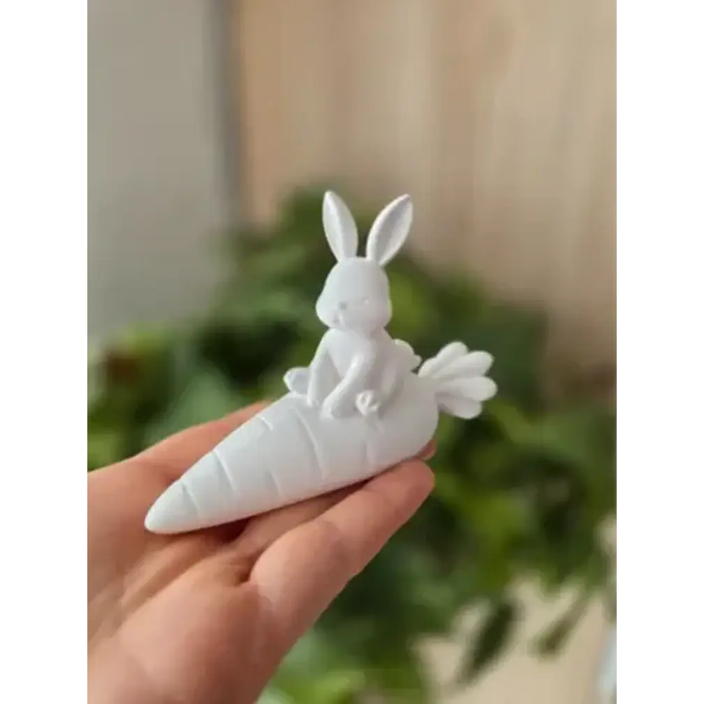 Escultura- Conejo De Pascua Tierno Sobre Zanahoria 5