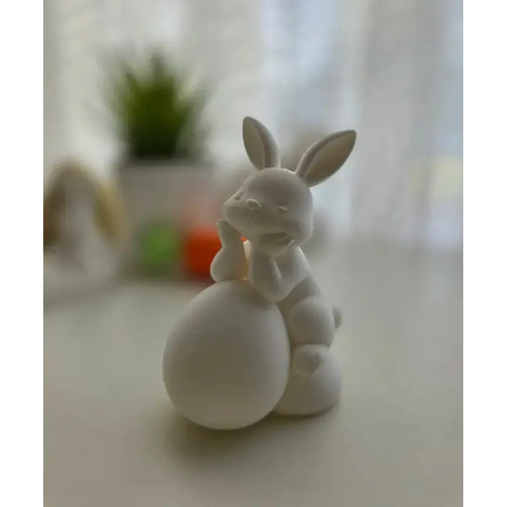Figura Decorativa De Conejito En Huevo 2