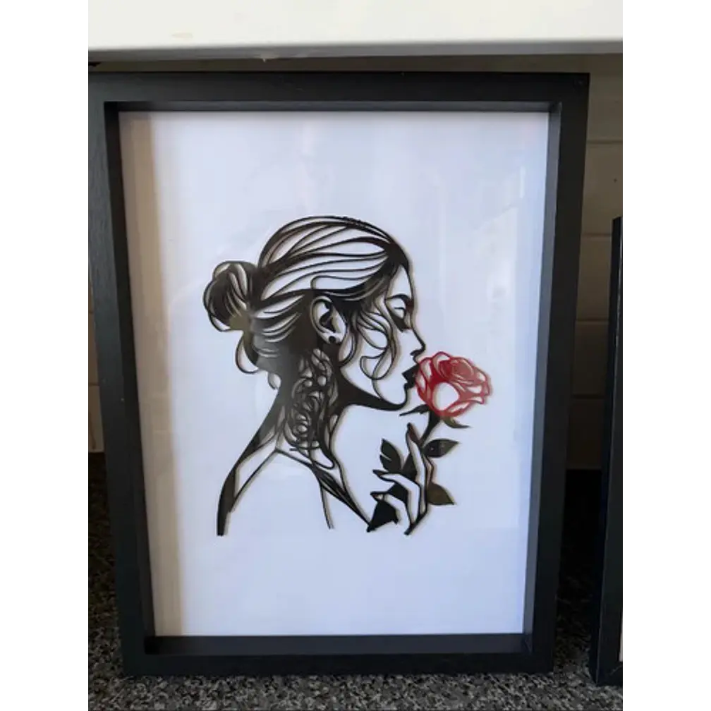 Decoración De Pared Mujer Y Rosa 2