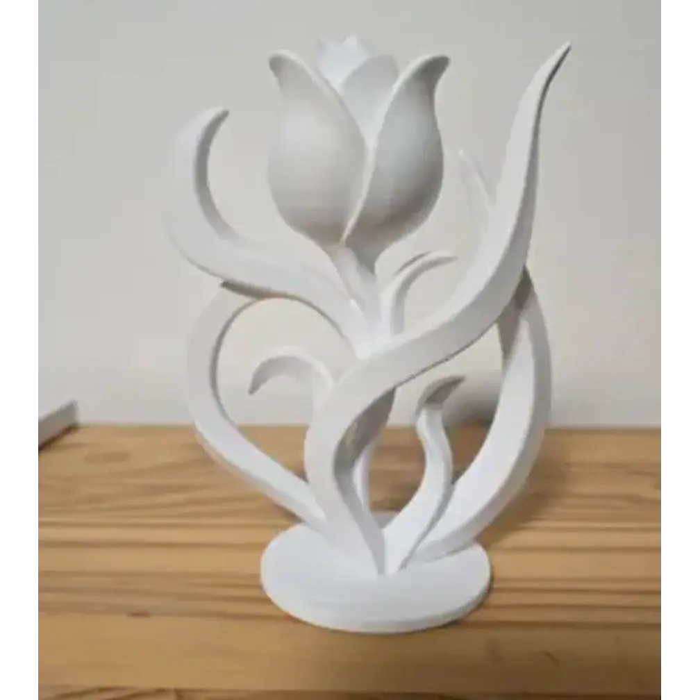 Figura Abstracta Y Elegante De Tulipán 2