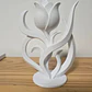 Figura Abstracta Y Elegante De Tulipán - Miniatura 2