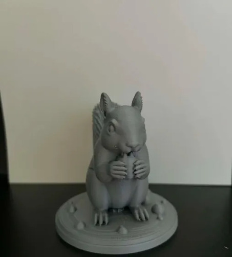 Escultura Decorativa Prints Patro- Ardilla Realista - Foto 3