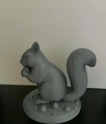 Escultura Decorativa Prints Patro- Ardilla Realista - Foto 5