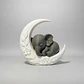 Escultura Elegante Prints Patro -bebé Elefante Sobre La Luna - Miniatura 2