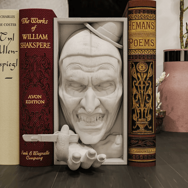 Art the Clown Book Nook 1