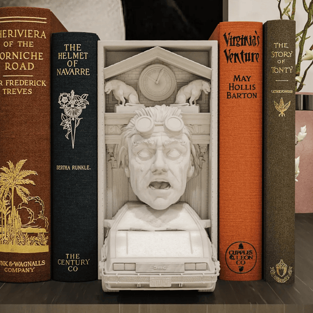 Back to the future Book Nook  1