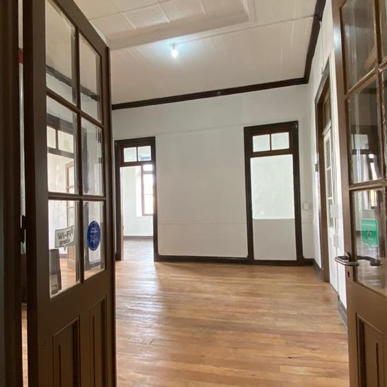 Arriendo amplio local  2