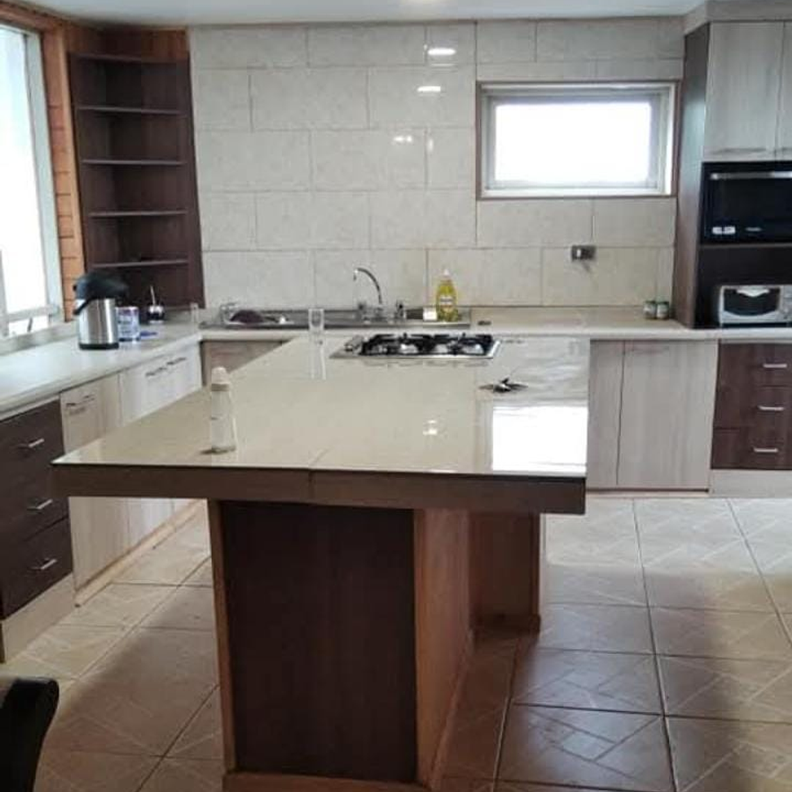 Propiedad histórica ubicada a pasos de centro  2