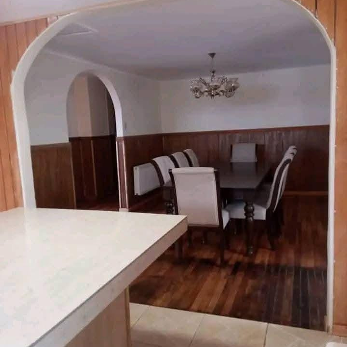 Propiedad histórica ubicada a pasos de centro  3