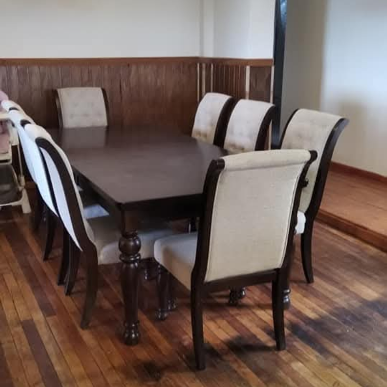 Propiedad histórica ubicada a pasos de centro  10