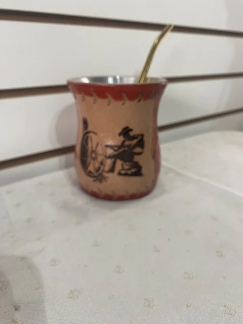 Mate de madera pirograbado - Gaucho y carreta