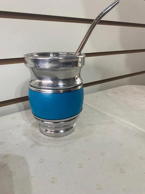 Mate de acero forrado en cuero celeste