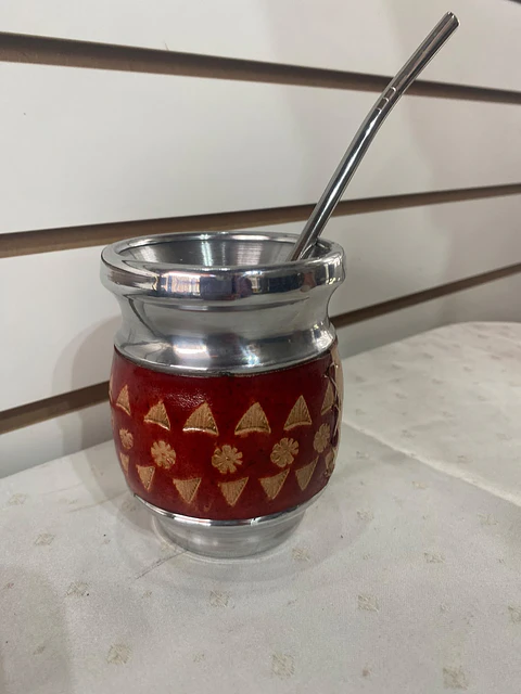 Mate forrado en cuero rojo - Triángulos y flores