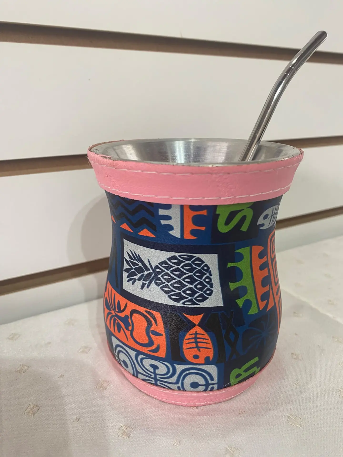 Mate forrado en cuero rosa - Estampado tribal tropical 1