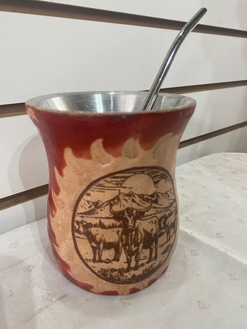 Mate de madera pirograbado - Ganado y montañas