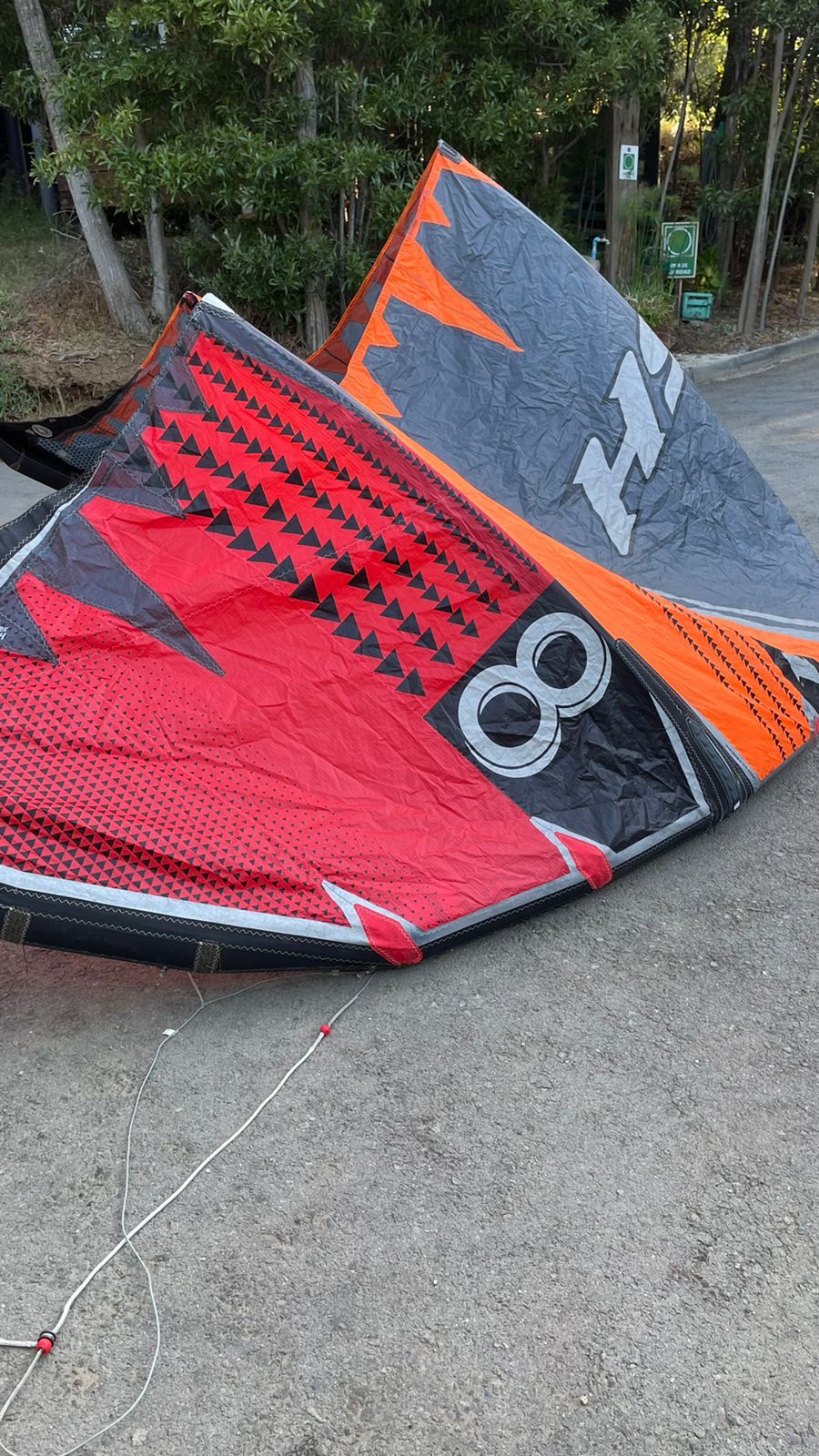 Naish Pivot 8M + Barra  3