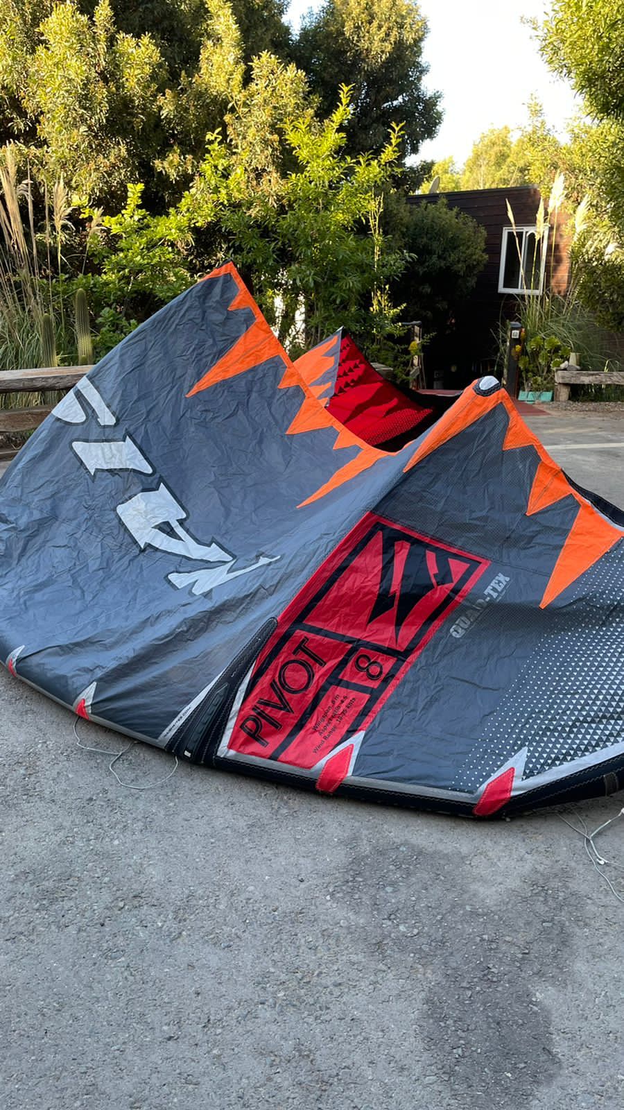 Naish Pivot 8M + Barra  4