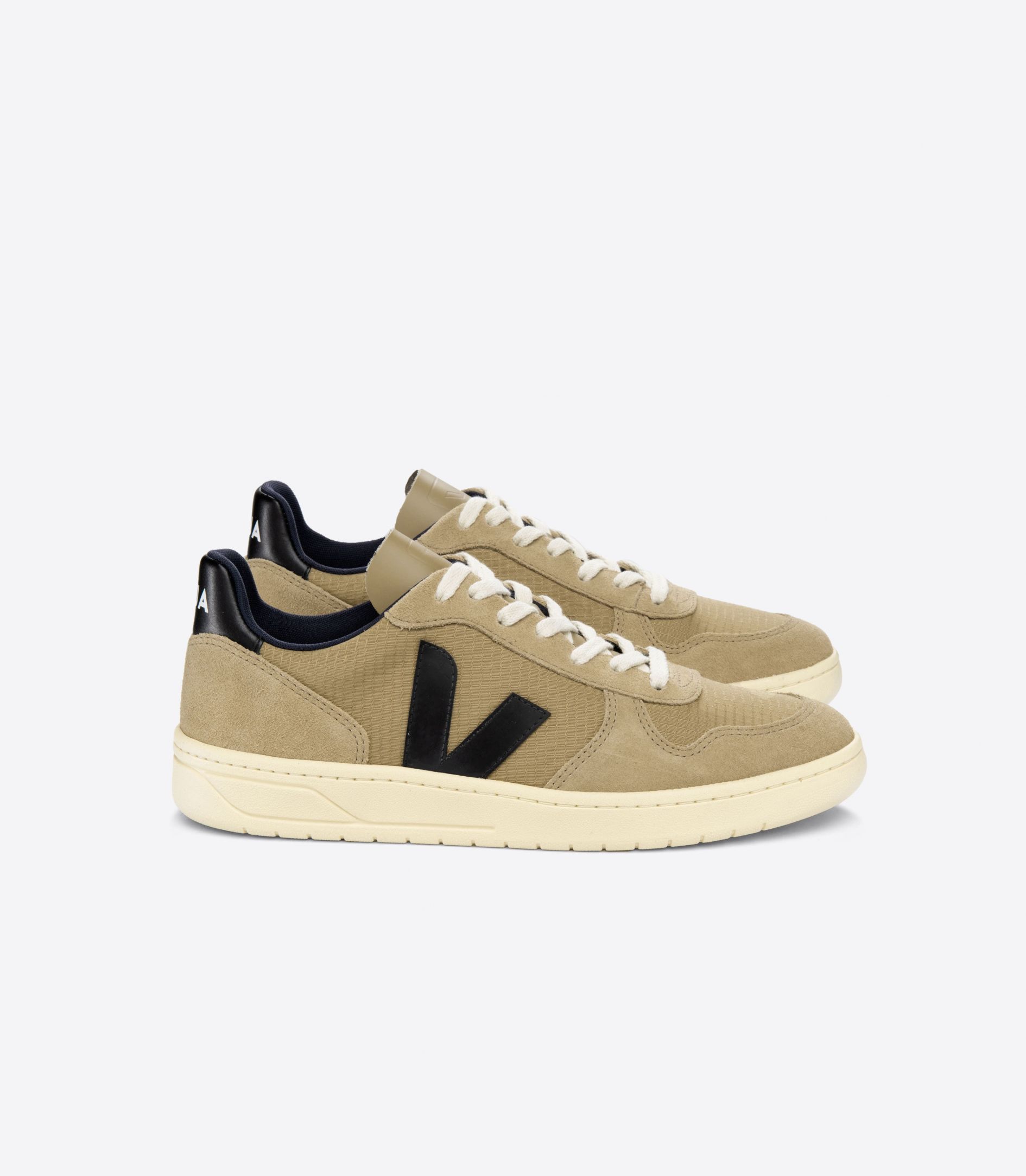 Veja - V-10 RIPSTOP DUNE BLACK