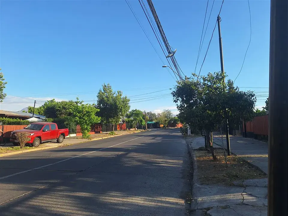   SE VENDE CASA AV PERU ESQUINA GERONIMO DE ALDARETE COMUNA DE LA FLORIDA 1